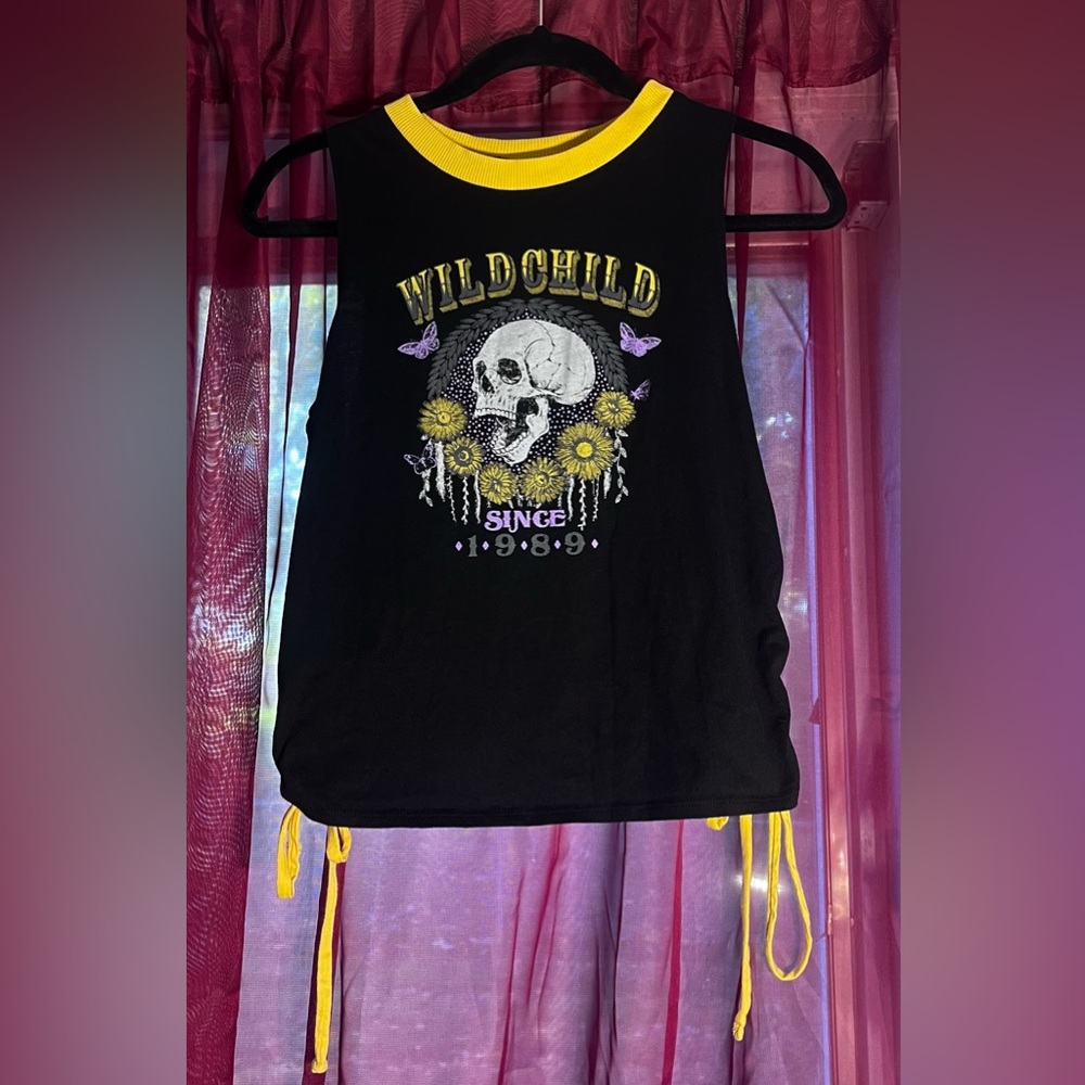 Wild Child Since 1989 Skull Cinched Waist
Graphic Girls Black Tank Top Large